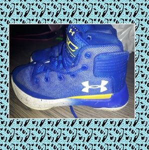 Boys 13Y Under Armor shoes